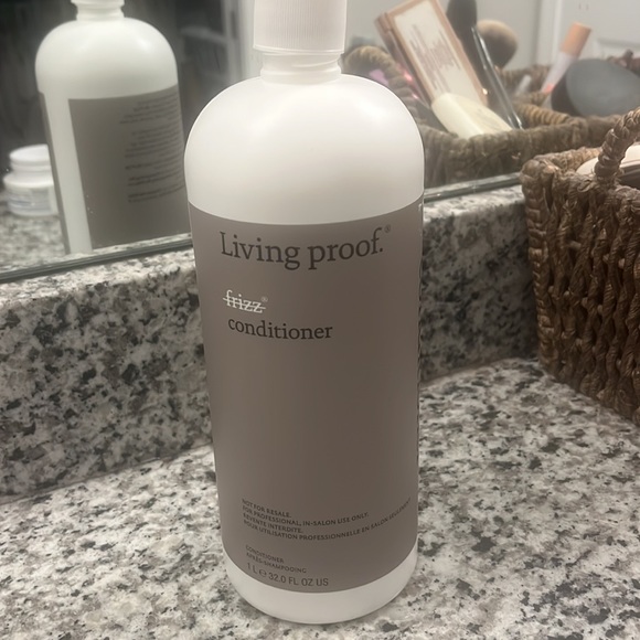 Living proof conditioner - Picture 2 of 5